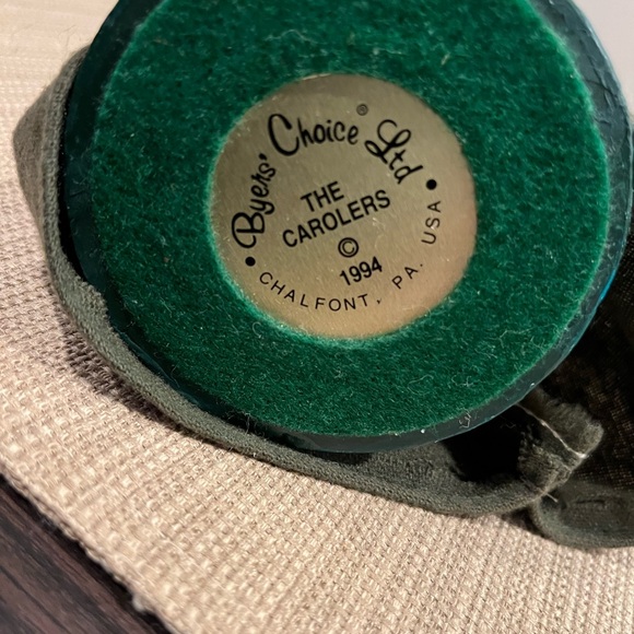 Byers Choice Carolers Cries of London Collection Flower Seller 1994. - Picture 3 of 5